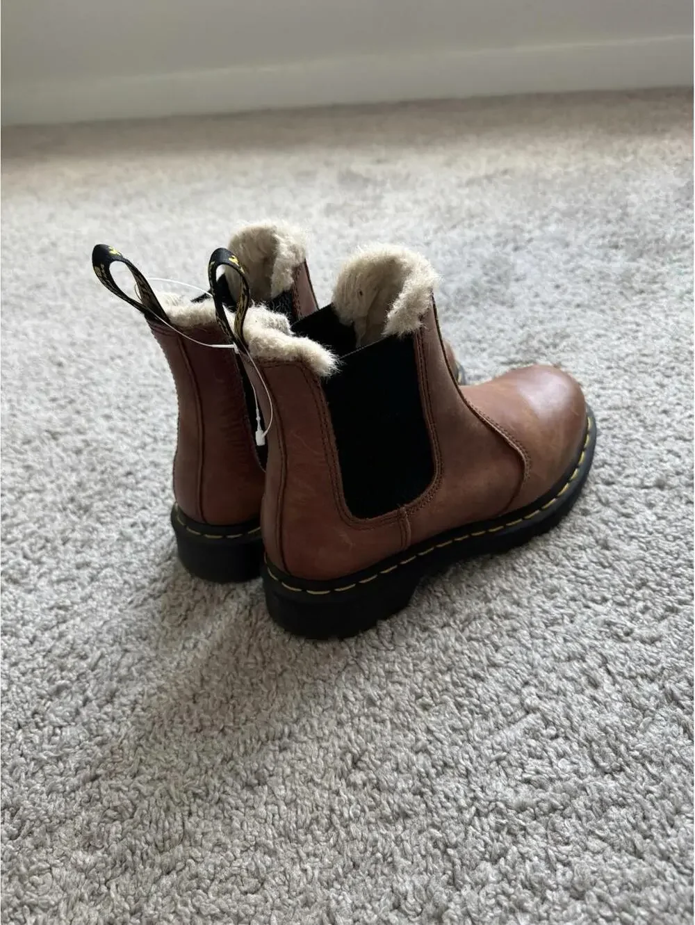 Dr Martens Women’s Sz 5 2976 Leonore‎ Faux Fur Lined Chelsea Boot Brown